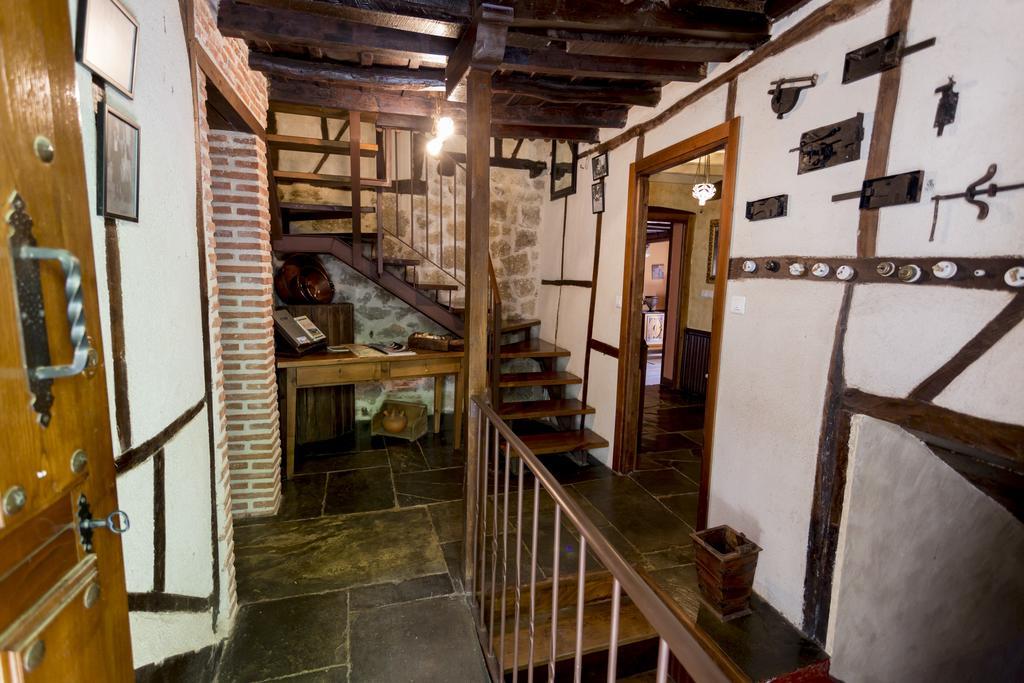 El Castanar Apartment San Esteban de la Sierra Luaran gambar
