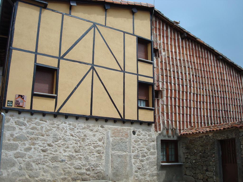 El Castanar Apartment San Esteban de la Sierra Luaran gambar